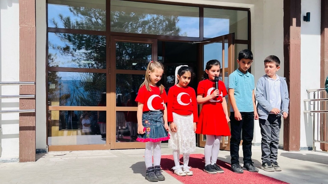 12 Mart İstiklal Marşımızın kabulü okulumuzda törenle kutlandı.